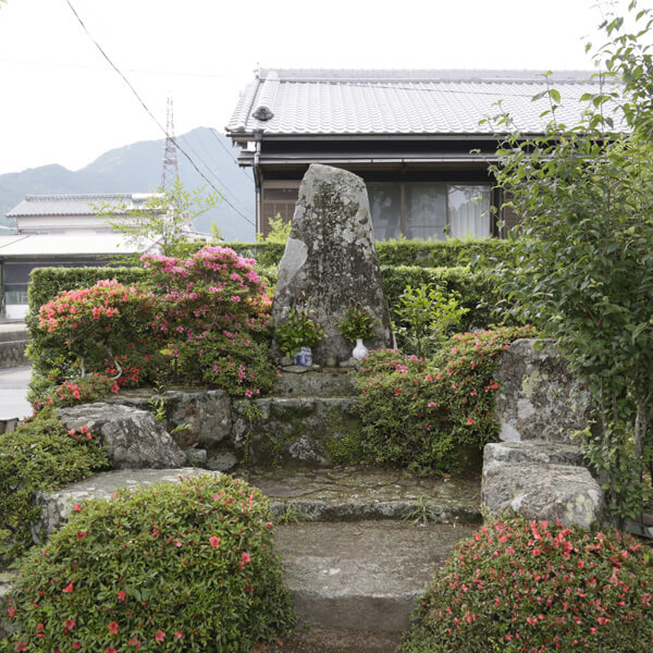 Benkei-ubuya-no-Kusunoki remains